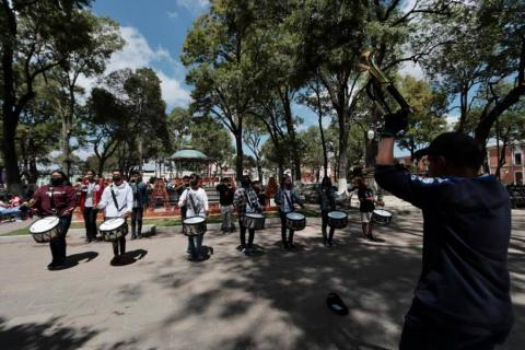 Aprovechan alumnos del COBAT día de asueto para ensayar imagen 4
