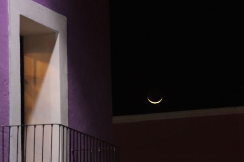 Luna creciente sobre la capital tlaxcalteca imagen 2