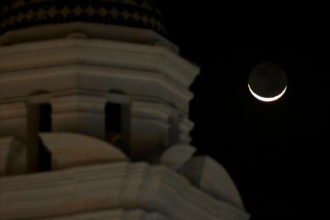 Luna creciente sobre la capital tlaxcalteca imagen 8