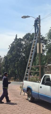 Apetatitlán avanza en el programa permanente de reparación de lámparas dañadas imagen 9