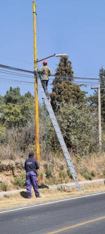 Apetatitlán avanza en el programa permanente de reparación de lámparas dañadas imagen 11
