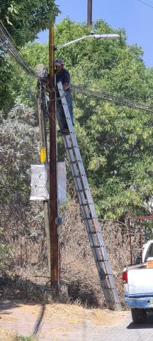 Apetatitlán avanza en el programa permanente de reparación de lámparas dañadas imagen 15