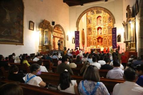 Realiza Obispo de Tlaxcala Misa de la cena del señor y lavatorio de Pies imagen 7