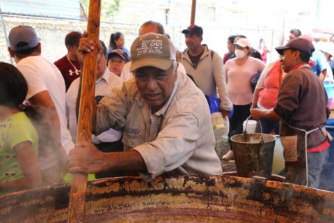 Celebran Mole Prieto en Barrio de San Onofre, Chiautempan imagen 1