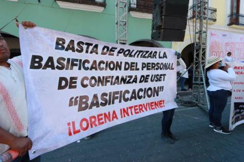 Resaltan pancartas de repudio contra Homero Meneses en desfile del 1 de Mayo imagen 4