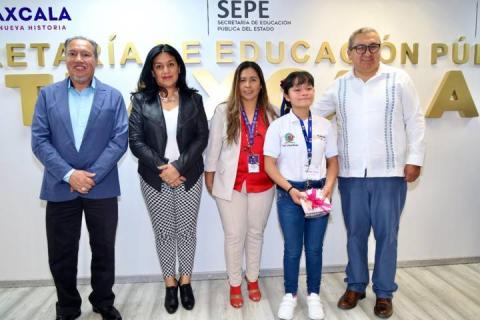 Participa Presidenta del TSJ en abanderamiento de las Niñas Legisladoras Federales de Tlaxcala imagen 4