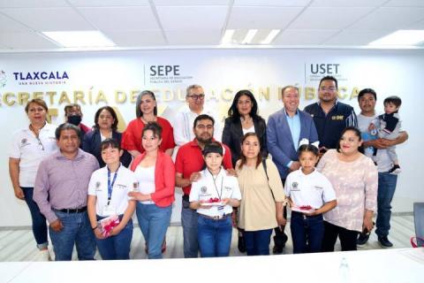 Participa Presidenta del TSJ en abanderamiento de las Niñas Legisladoras Federales de Tlaxcala imagen 9