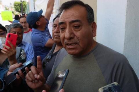 Trabajadores despedidos del COBAT se manifiestan a las afueras del TCA imagen 4