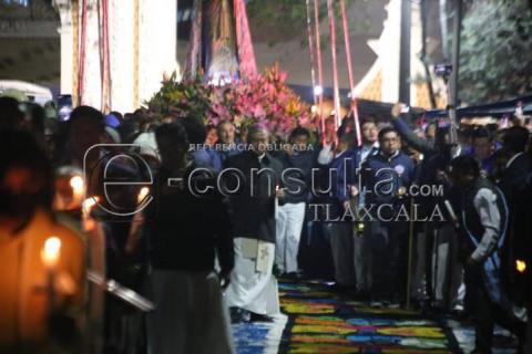 Realizan tradicional bajada de la Virgen de Ocotlán en Tlaxcala imagen 3