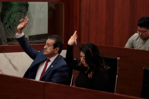 Toman protesta a los integrantes de la comisión para el municipio de Xicohtzinco imagen 2