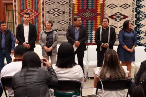 Realizan el Primer Encuentro Nacional de Grandes Maestros del Arte Popular Textil en la Feria de Contla imagen 2