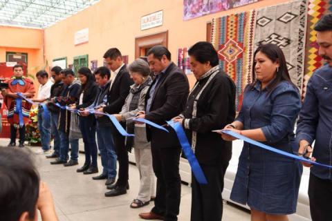 Realizan el Primer Encuentro Nacional de Grandes Maestros del Arte Popular Textil en la Feria de Contla imagen 4