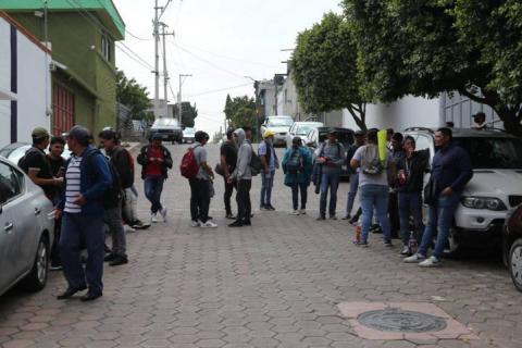 Se manifiestan trabajadores del Instituto Superior de Tlaxco imagen 6