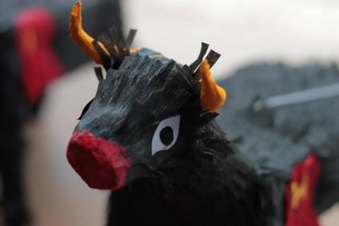 Don Norberto Báez, 45 años elaborando piñatas y artesanías imagen 7