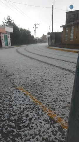 Sorprende fuerte lluvia a capitalinos imagen 2