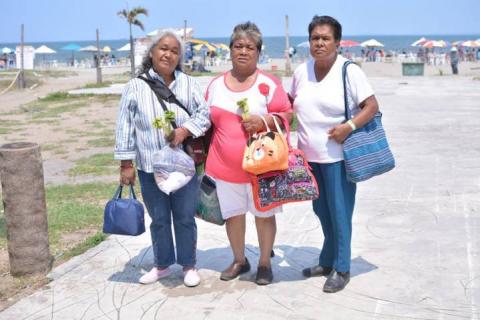 Grupo de madres de familia fueron apapachadas por el gobierno de Apetatitlán imagen 1