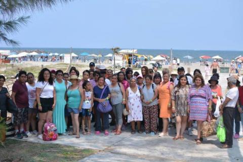 Grupo de madres de familia fueron apapachadas por el gobierno de Apetatitlán imagen 3