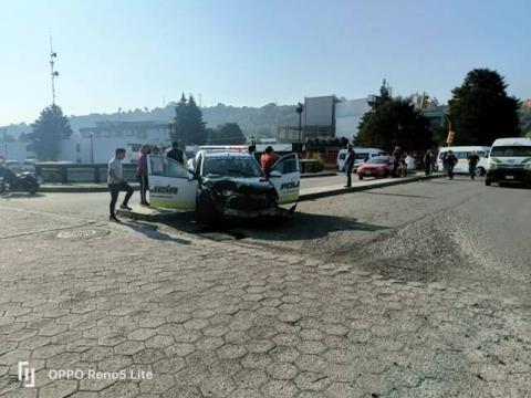 Imprudencia policíaca provoca accidente en la capital tlaxcalteca imagen 1