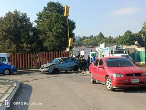 Imprudencia policíaca provoca accidente en la capital tlaxcalteca imagen 4