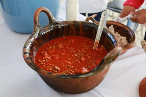 Realizan degustación de comida Yumhu en San Juan Ixtenco imagen 3