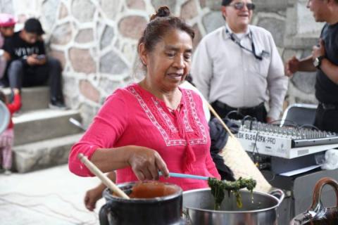 Realizan degustación de comida Yumhu en San Juan Ixtenco imagen 10