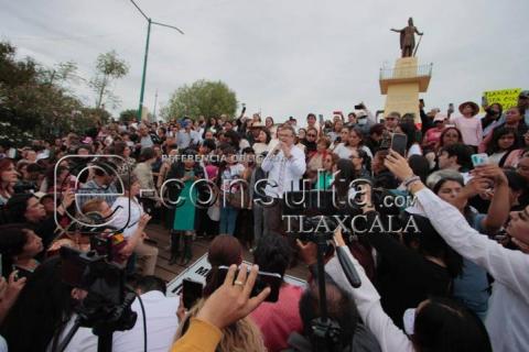 Se reúne Marcelo Ebrard con mujeres tlaxcaltecas imagen 2