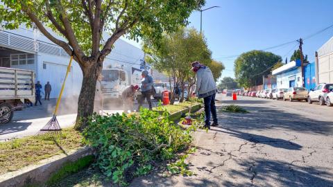 Alcalde de Apizaco visitó el bulevar Álvaro Obregón para escuchar las necesidades de la gente imagen 4