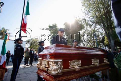 Realizan homenaje luctuoso de la oficial Erika Morales imagen 9