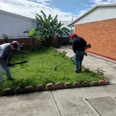 Gobierno de Apetatitlán realiza constante mantenimiento en espacios públicos imagen 4