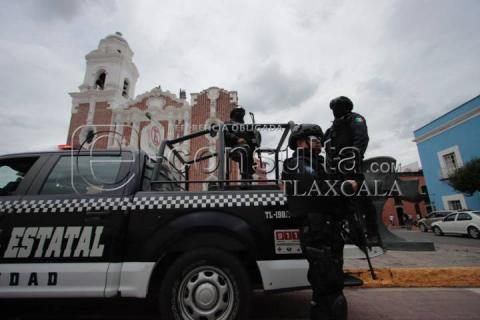Impide policía cierre de vialidad por parte de manifestantes imagen 8