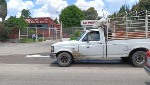 Persiste fuga de aguas negras en Villa Alta imagen 2