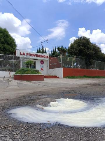 Persiste fuga de aguas negras en Villa Alta imagen 5
