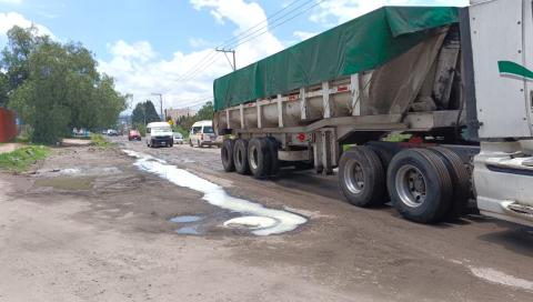 Persiste fuga de aguas negras en Villa Alta imagen 6