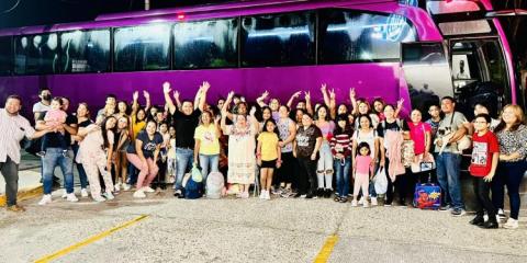 ¡Vacaciones pagadas! Propietario de un restaurante sorprende a sus empleados y se los lleva a Veracruz