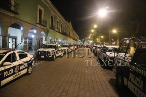 Desalojan granaderos a manifestantes que se plantaron frente a Palacio de Gobierno imagen 3