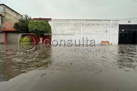 Fuerte lluvia sobre la capital, inunda colonia Adolfo López Mateos imagen 2