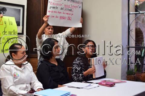 Frente Nacional por la Familia se pronuncia contra los libros de texto imagen 3