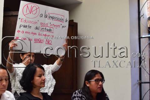 Frente Nacional por la Familia se pronuncia contra los libros de texto imagen 4