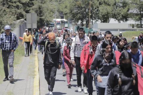 Arriban Normalistas a la SEPE-USET para entregar su pliego petitorio imagen 6
