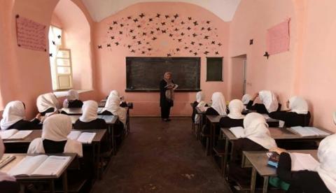Cientos de estudiantes de la India son hospitalizadas de emergencia por intoxicación