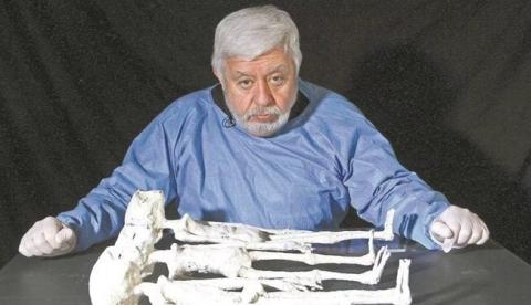 Supuestos cuerpos disecados alienígenas son presentados ante la Cámara de Diputados por Jaime Maussan