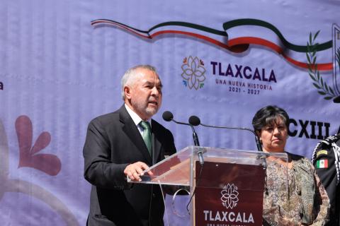 Encabezó Gobernadora desfile cívico militar de la Independencia de México imagen 2