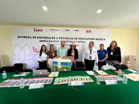SEPE y fundación Robotix entregaron equipos de robótica a escuelas imagen 1