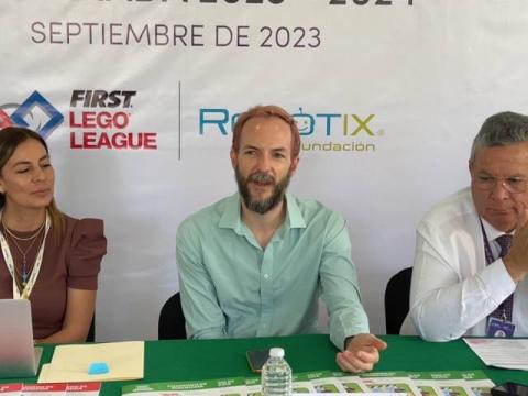 SEPE y fundación Robotix entregaron equipos de robótica a escuelas imagen 3