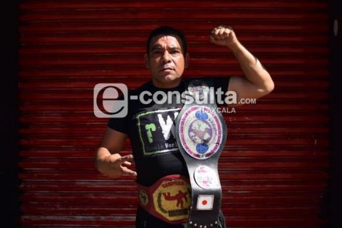 "El Delfín", personaje representativo de la lucha libre tlaxcalteca imagen 1