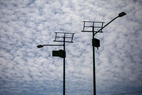 Sistema de alumbrado en carreteras luce abandonado imagen 5