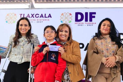 Entregó Gobernadora lentes a niñas del programa unidad de atención visual del SEDIF imagen 6