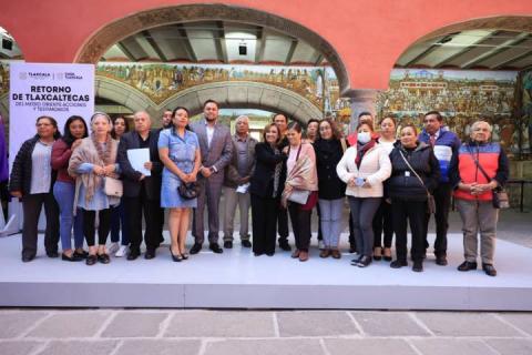 Recibe Gobernadora a tlaxcaltecas rescatados del conflicto armado en Medio Oriente imagen 2
