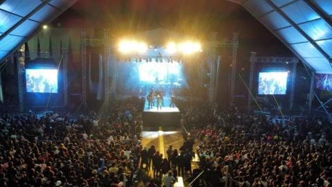 Edwin Luna y La Trakalosa de Monterrey hicieron vibrar el Teatro del Pueblo imagen 3