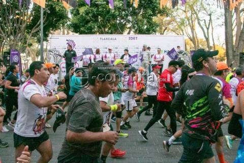 Cientos de personas corren el medio maratón Tlaxcallan imagen 4